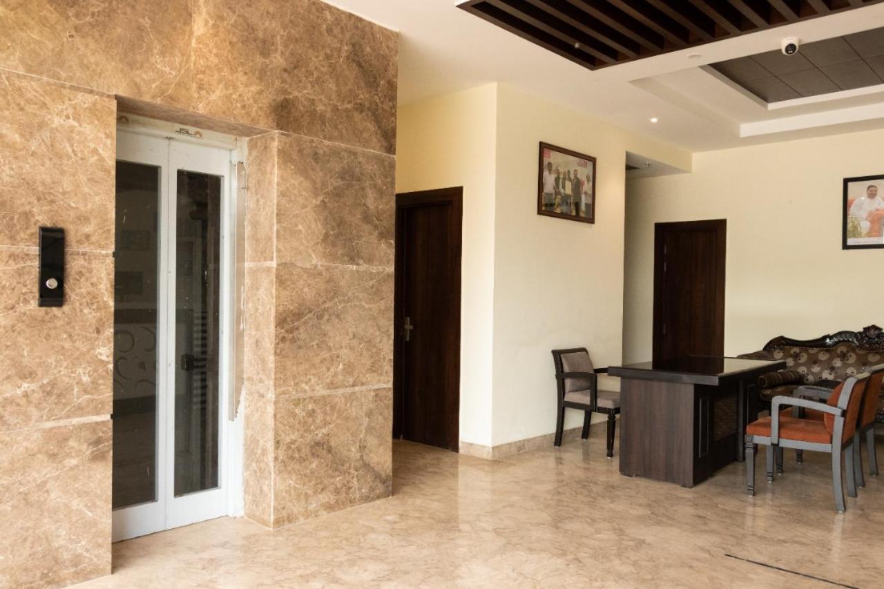 Hotel Sourav Park Inn Agra Агра Экстерьер фото