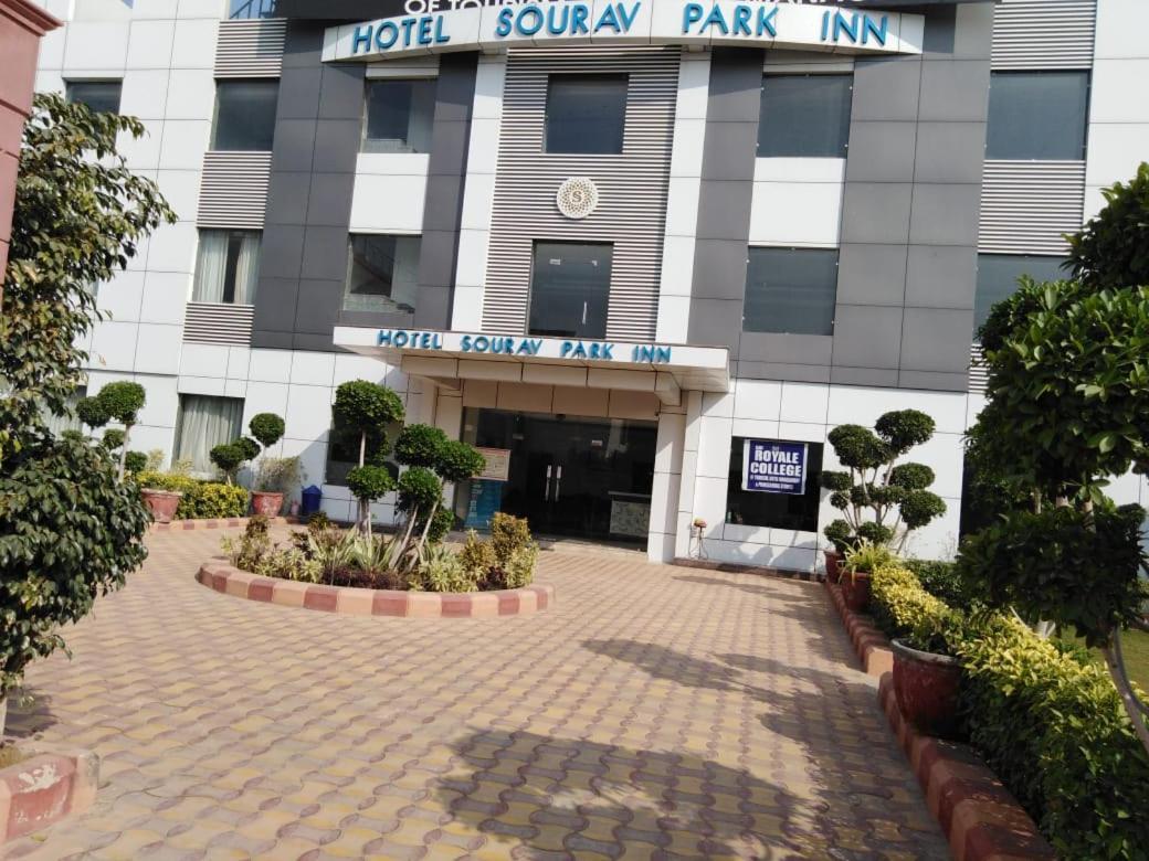 Hotel Sourav Park Inn Agra Агра Экстерьер фото