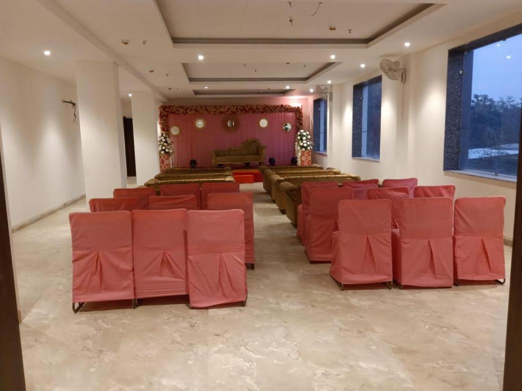 Hotel Sourav Park Inn Agra Агра Экстерьер фото