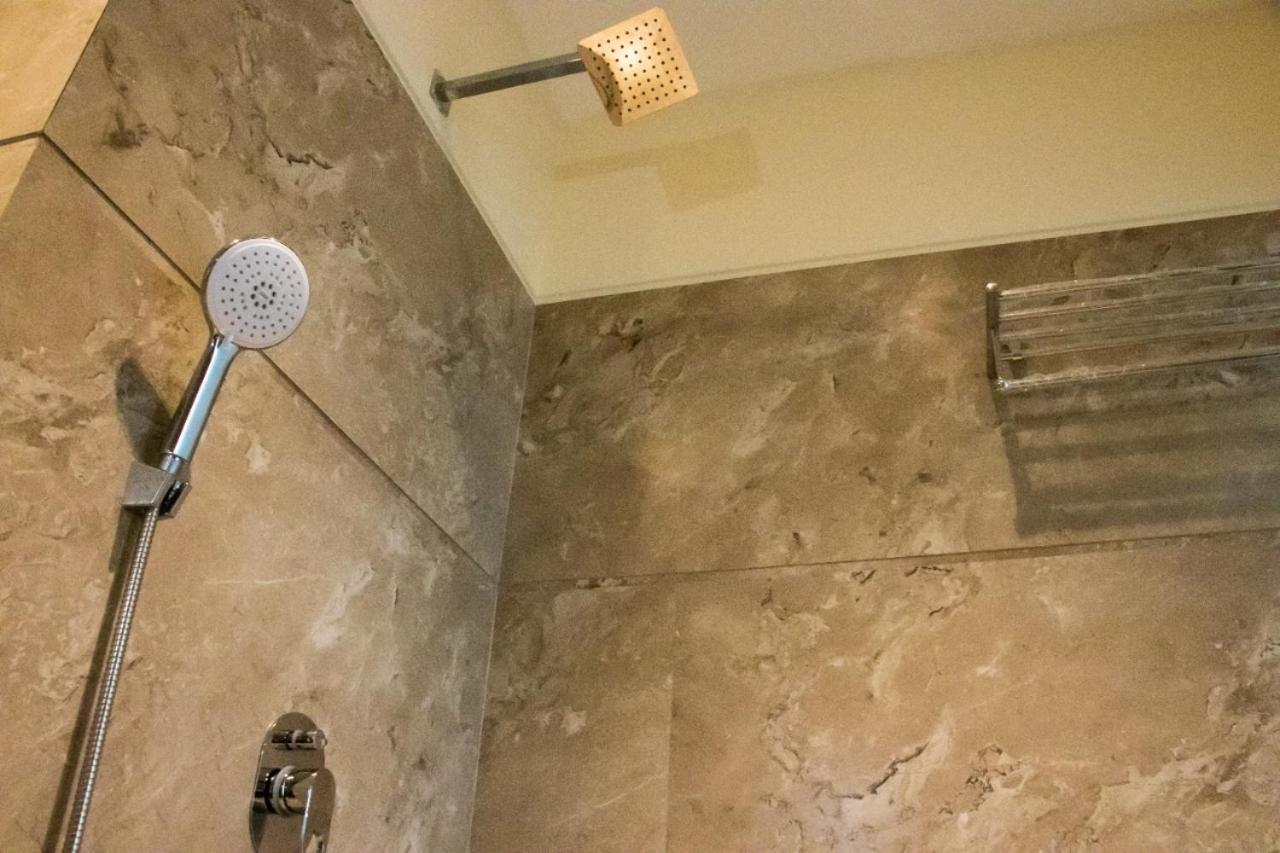 Hotel Sourav Park Inn Agra Агра Экстерьер фото